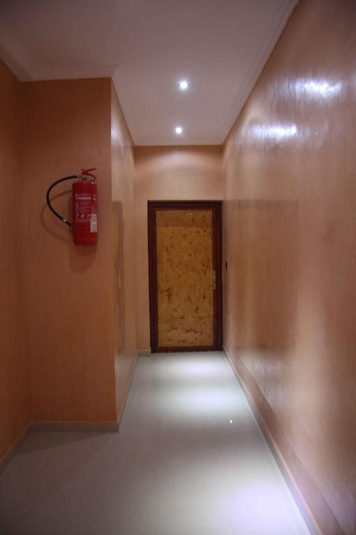 Hotel Amsterdam Варзазат Екстериор снимка