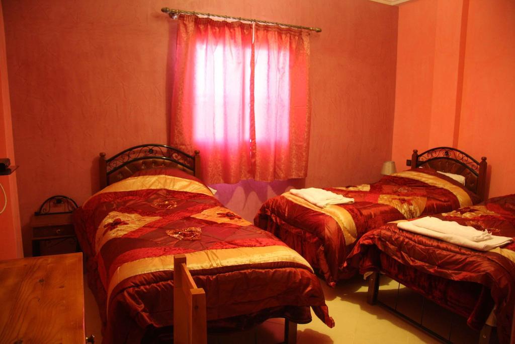 Hotel Amsterdam Варзазат Стая снимка