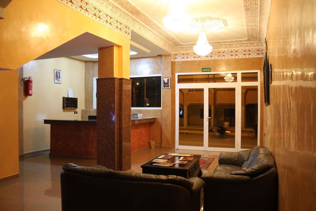 Hotel Amsterdam Варзазат Екстериор снимка