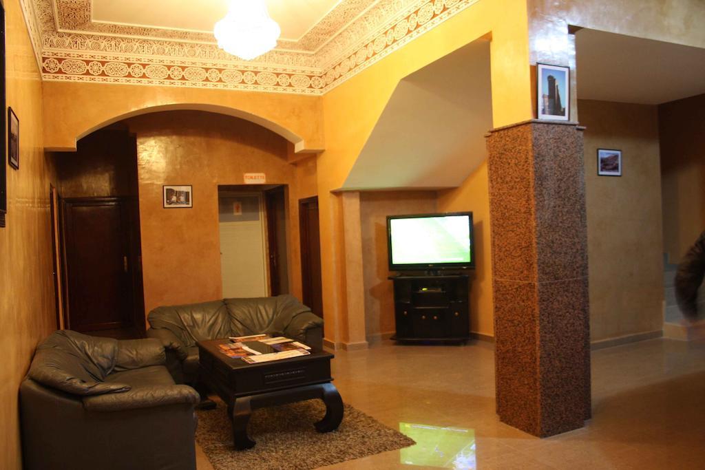 Hotel Amsterdam Варзазат Екстериор снимка