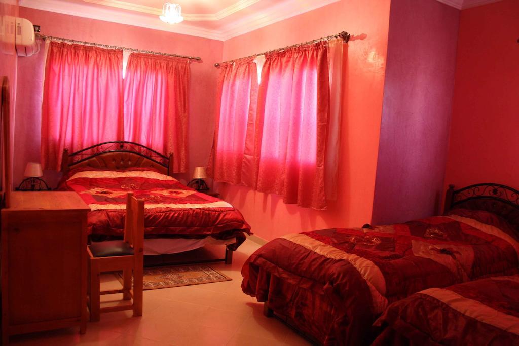 Hotel Amsterdam Варзазат Екстериор снимка