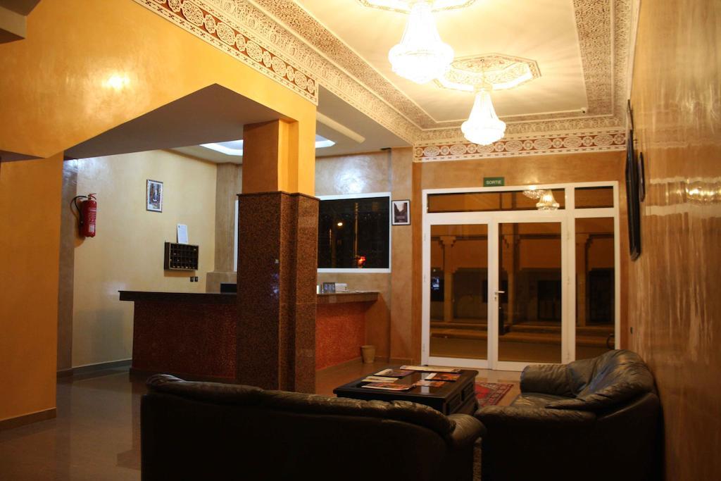 Hotel Amsterdam Варзазат Екстериор снимка